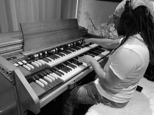 Mo behind the Hammond