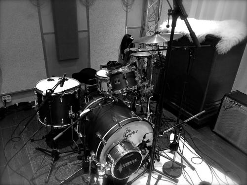 Recording drums